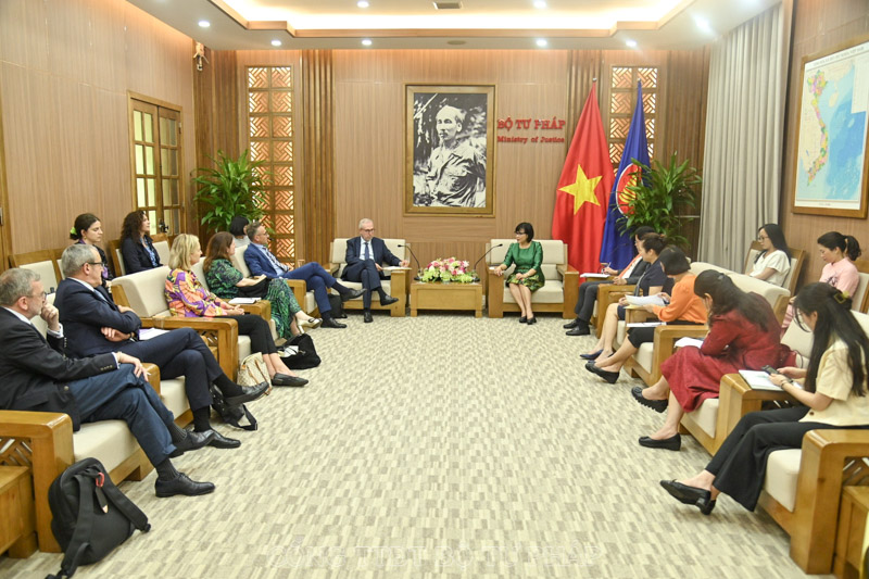 Tiếp tục củng cố quan hệ hợp tác pháp luật và tư pháp giữa Việt Nam và Pháp