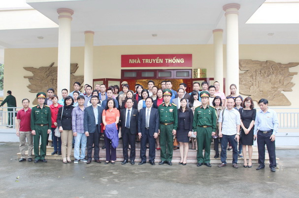 Đảng bộ Báo Pháp luật Việt Nam tổ chức sinh hoạt đảng chuyên đề với Đảng bộ Trường Sĩ quan Chính trị