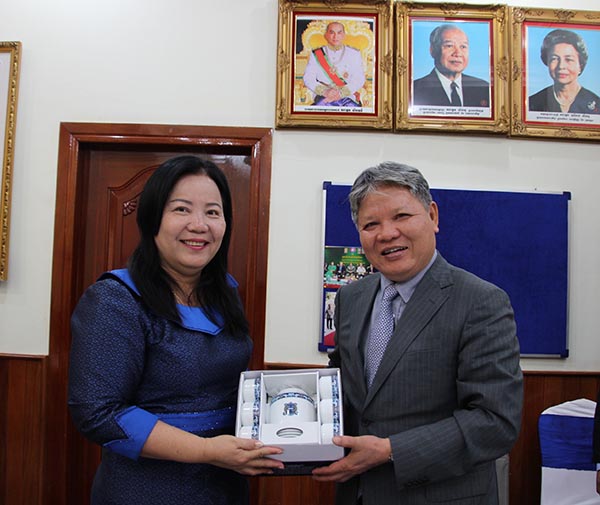 Bộ trưởng Hà Hùng Cường thăm và làm việc tại Văn phòng Tổng công tố bên cạnh Toà án tối cao Campuchia