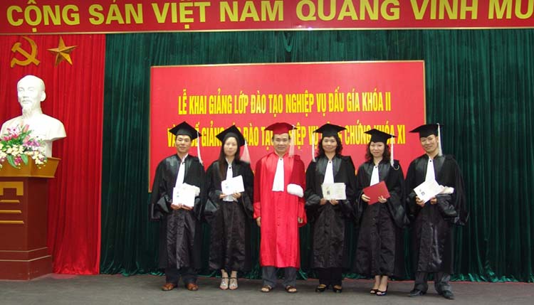 Học viện Tư pháp: Bế giảng lớp đào tạo nghiệp vụ công chứng khóa XI tại Hà Nội