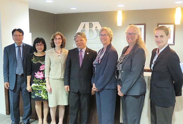 Bộ trưởng Hà Hùng Cường gặp và làm việc với Chủ tịch đắc cử Hiệp hội Luật sư Hoa Kỳ - Linda A. Klein