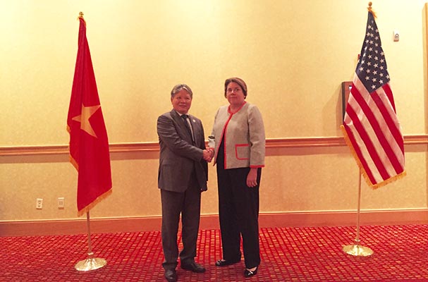 Bộ trưởng Hà Hùng Cường gặp và làm việc với Bà Leslie R. Caldwell, Trợ lý Tổng Chưởng lý Hoa Kỳ