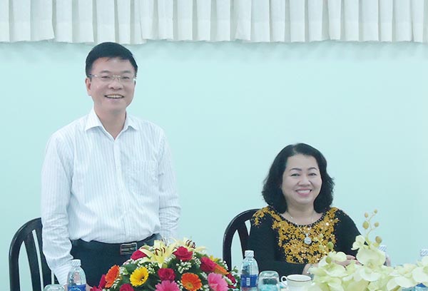 Bộ trưởng Lê Thành Long đến thăm và làm việc tại Sở Tư pháp Sóc Trăng