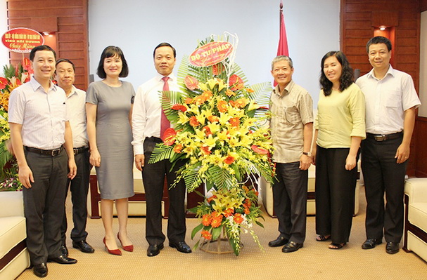 Thứ trưởng Trần Tiến Dũng chúc mừng Bộ Thông tin và Truyền thông và Báo điện tử Đảng Cộng sản Việt Nam