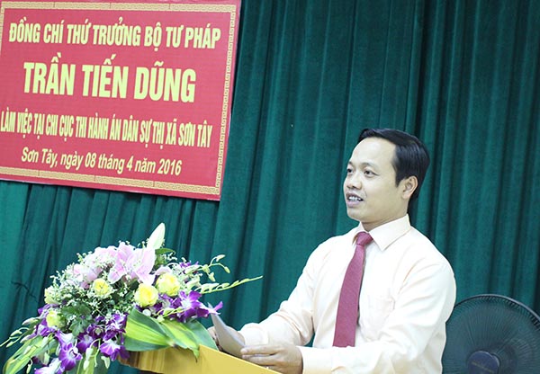 Thứ trưởng Trần Tiến Dũng kiểm tra công tác thi hành án dân sự tại Sơn Tây