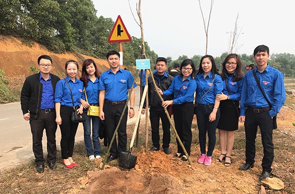 Đoàn Thanh niên tham gia Lễ phát động Tháng thanh niên  và hoạt động trồng cây "Đời đời nhớ ơn Bác Hồ"