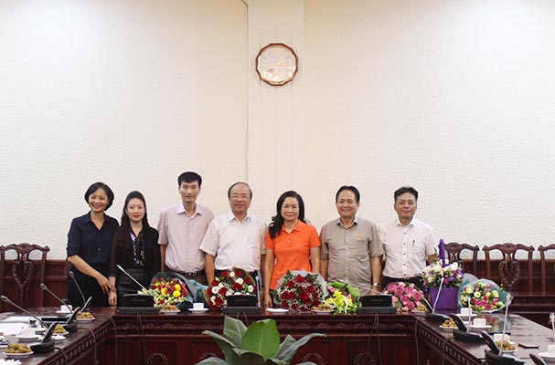 Trao Quyết định nghỉ hưu cho nguyên Phó Tổng Biên tập Báo Pháp luật Việt Nam