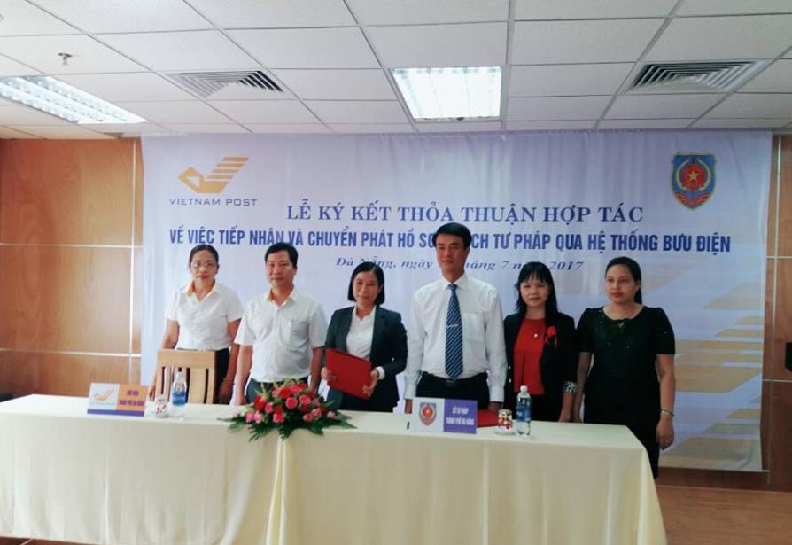 STP Đà Nẵng ký kết thỏa thuận hợp tác về việc tiếp nhận và chuyển phát hồ sơ lý lịch tư pháp
