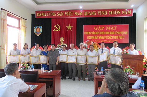 Ninh Bình: Kỷ niệm 72 năm ngày truyền thống ngành Tư pháp và 20 năm thành lập tổ chức TGPL