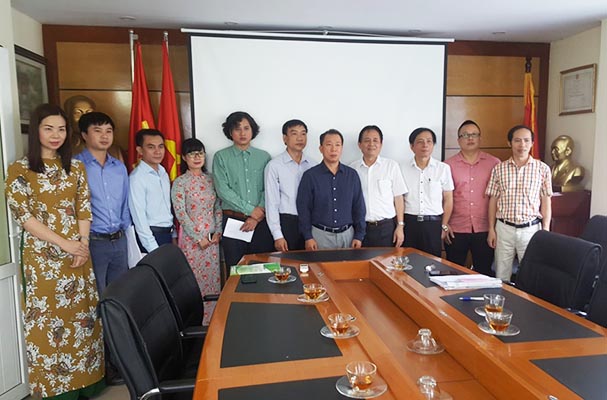 Đảng bộ Báo Pháp luật Việt Nam kết nạp 5 đảng viên mới