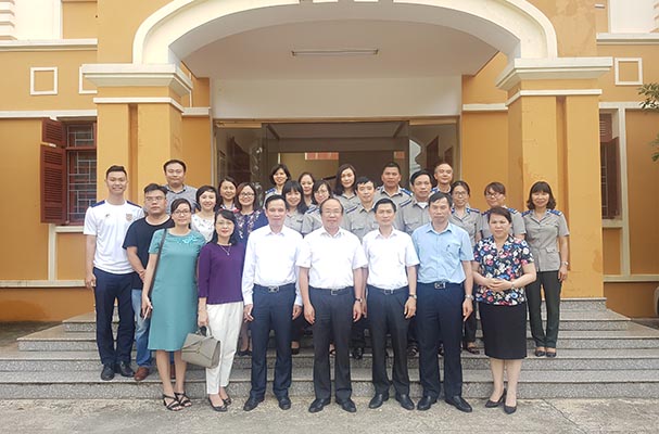Thứ trưởng Bộ Tư pháp Phan Chí Hiếu làm việc tại Cục Thi hành án dân sự tỉnh Lạng Sơn