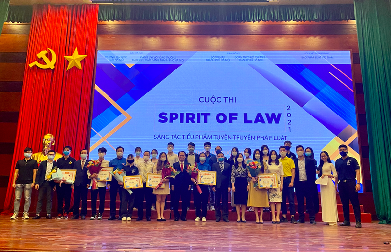 Trao giải cuộc thi Sáng tác tiểu phẩm tuyên truyền pháp luật "Spirit of Law"