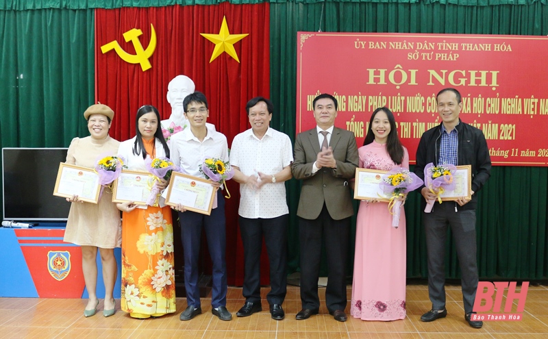 Sở Tư pháp hưởng ứng Ngày Pháp luật Việt Nam và tổng kết Cuộc thi tìm hiểu pháp luật năm 2021
