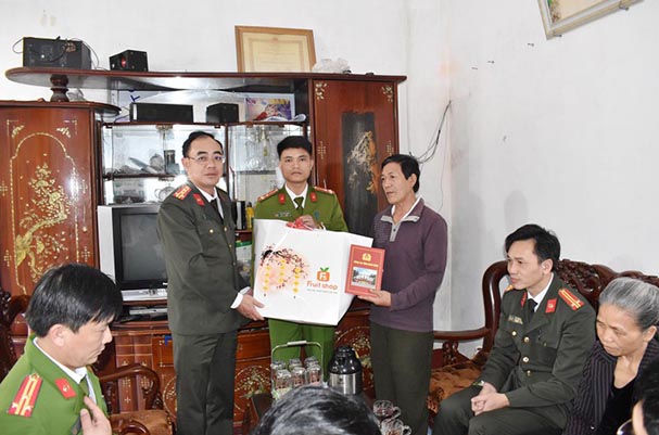 Đại tá Trần Hồng Phú: Cán bộ Công an tận tụy vì Nhân dân và sự nghiệp bảo vệ Tổ quốc