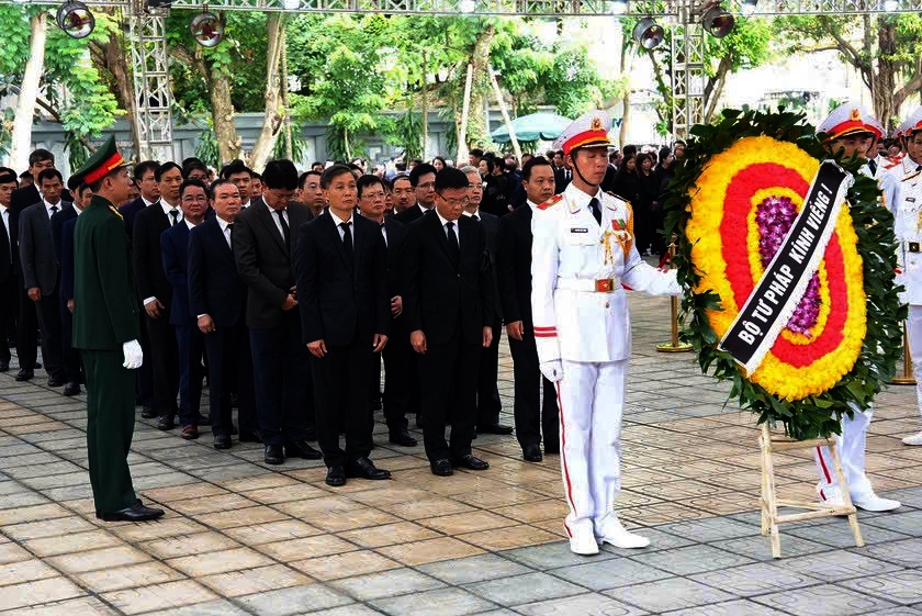 Đoàn Bộ Tư pháp viếng Tổng Bí thư Nguyễn Phú Trọng