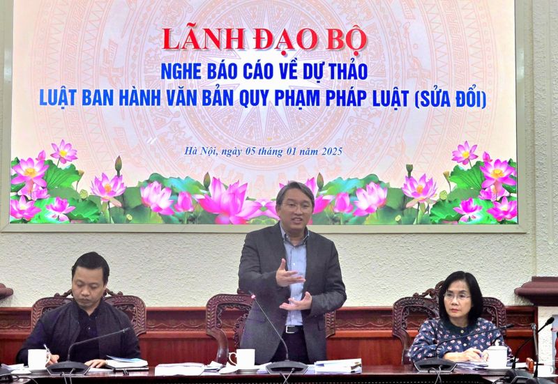 Khẩn trương hoàn thiện dự thảo Luật Ban hành văn bản quy phạm pháp luật (sửa đổi)