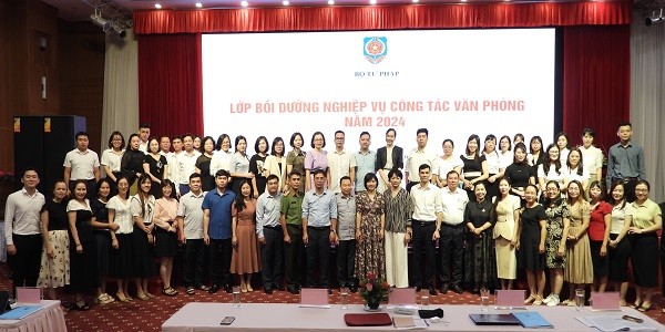 Bộ Tư pháp tổ chức lớp bồi dưỡng nghiệp vụ công tác văn phòng tại Quảng Ninh