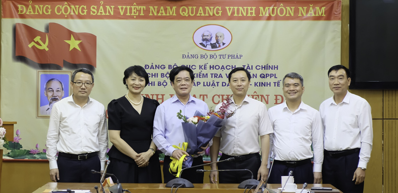 Hội nghị sinh hoạt chuyên đề quán triệt nội dung sách của Tổng Bí thư Nguyễn Phú Trọng