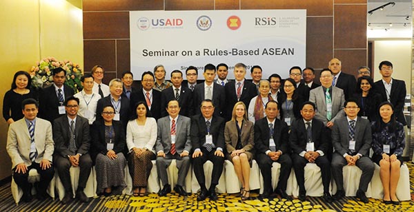 Xây dựng Cộng đồng ASEAN dựa trên cơ sở luật lệ
