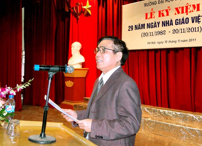 Bộ Tư pháp chúc mừng cán bộ, thầy cô giáo trường Đại học Luật Hà Nội nhân Ngày Nhà giáo Việt Nam