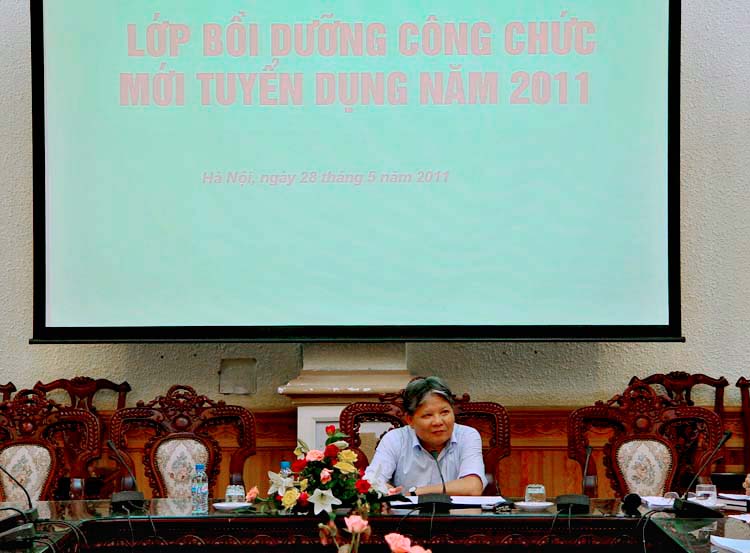 Bộ trưởng Hà Hùng Cường gặp mặt công chức mới được tuyển dụng năm 2011