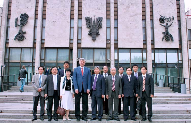 Bộ trưởng Hà Hùng Cường thăm và làm việc tại Đại học Quan hệ quốc tế Matxcova: Khôi phục, tiếp nối truyền thống hợp tác đào tạo pháp luật
