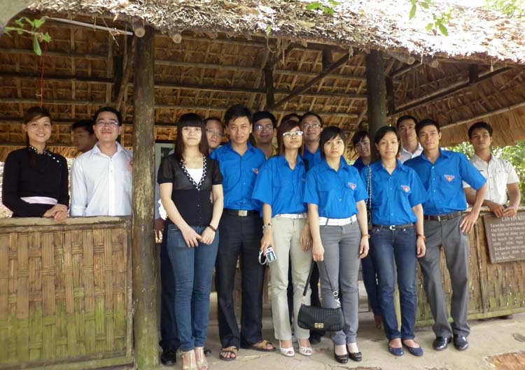 Đoàn Thanh niên Bộ Tư pháp: Thăm Khu di tích lịch sử quốc gia ATK Định Hóa (Thái Nguyên)