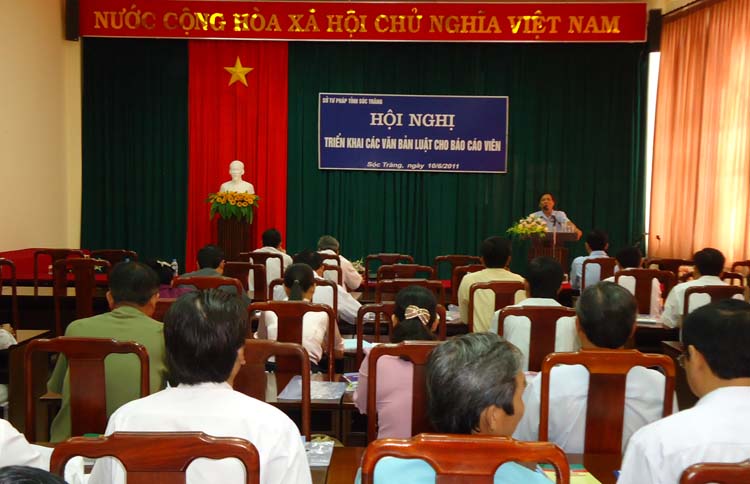 Sở Tư pháp Sóc Trăng: Tổ chức Hội nghị triển khai các văn bản luật cho Báo cáo viên pháp luật