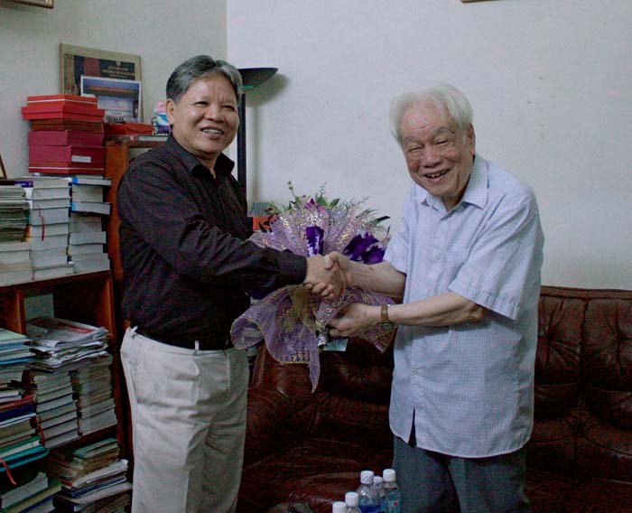 Bộ trưởng Tư pháp Hà Hùng Cường thăm Giáo sư, Luật sư Lưu Văn Đạt