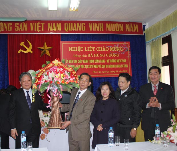 Đoàn công tác của Bộ Tư pháp thăm và chúc Tết tại Tuyên Quang, Phú Thọ, Vĩnh Phúc
