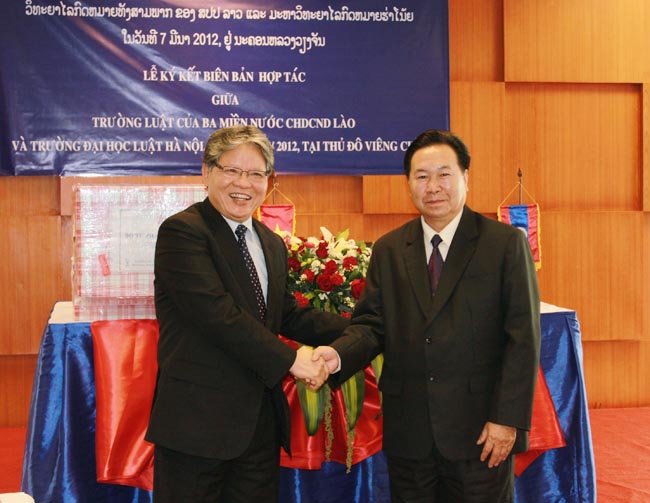 Hội đàm giữa hai Bộ Tư pháp Việt Nam và Bộ Tư pháp Lào