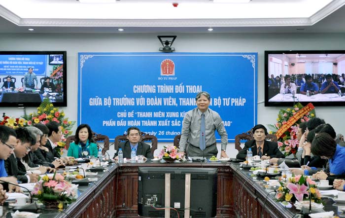 Bộ trưởng Hà Hùng Cường đối thoại với đoàn viên thanh niên Bộ Tư pháp