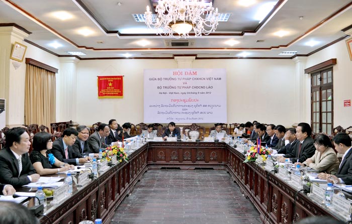 Củng cố và vun đắp cho tình hữu nghị hợp tác Việt Nam - Lào