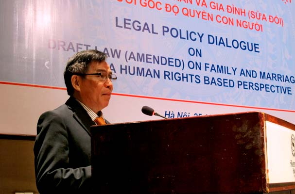 Diễn đàn đối thoại chính sách pháp luật lần thứ hai năm 2013: "Đánh giá tổng quan Dự án Luật Hôn nhân và gia đình (sửa đổi) – dưới góc độ quyền con người"