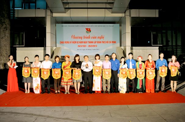 Hội diễn văn nghệ chào mừng lễ kỷ niệm 82 năm ngày thành lập Đoàn TNCS Hồ Chí Minh
