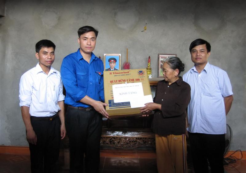 Đoàn Thanh niên Bộ Tư pháp thăm khu di tích của Bộ tại huyện Sơn Dương, tỉnh Tuyên Quang