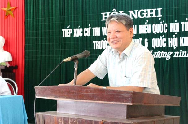 Bộ trưởng Hà Hùng Cường tiếp xúc cử tri tại Quảng Bình