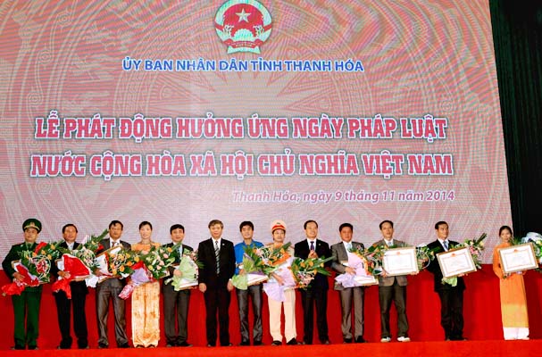 Thanh Hóa: Tổ chức Lễ hưởng ứng "Ngày Pháp luật Nước Cộng hòa xã hội chủ nghĩa Việt Nam" năm 2014 và phát động cuộc thi viết tìm hiểu Hiến pháp