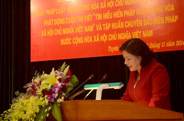 Tuyên Quang: Tổ chức Lễ hưởng ứng Ngày pháp luật Việt Nam năm 2014 và phát động cuộc thi viết Tìm hiểu Hiến pháp 2013