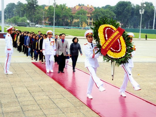 Lễ dâng hương tại Lăng Chủ tịch Hồ Chí Minh