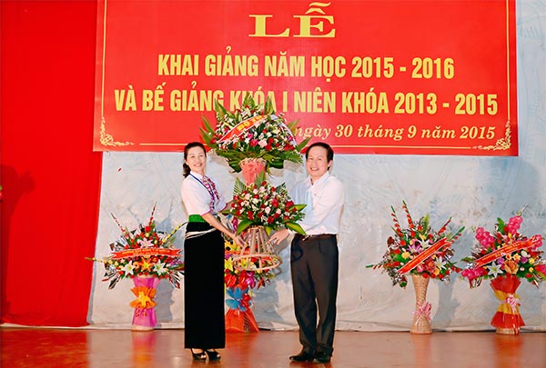 Trường Trung cấp Luật Tây Bắc: khai giảng năm học 2015-2016 và bế giảng khóa I niên khóa 2013-2015