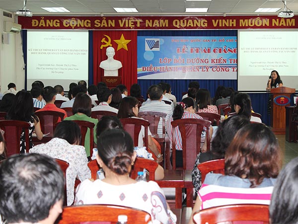 Bồi dưỡng kiến thức về điều hành, quản lý công tác văn thư của Đại học Quốc gia TP.Hồ Chí Minh 