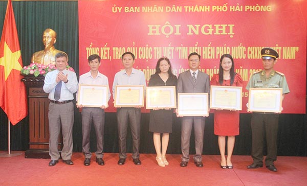 Thành phố Hải Phòng: Tổng kết trao giải cuộc thi viết "Tìm hiểu Hiến pháp nước CHXHCN Việt Nam"