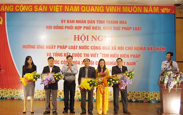 Thanh Hóa: Tổ chức hưởng ứng Ngày Pháp luật; tổng kết, trao giải Cuộc thi viết “Tìm hiểu Hiến pháp nước Cộng hòa xã hội chủ nghĩa Việt Nam