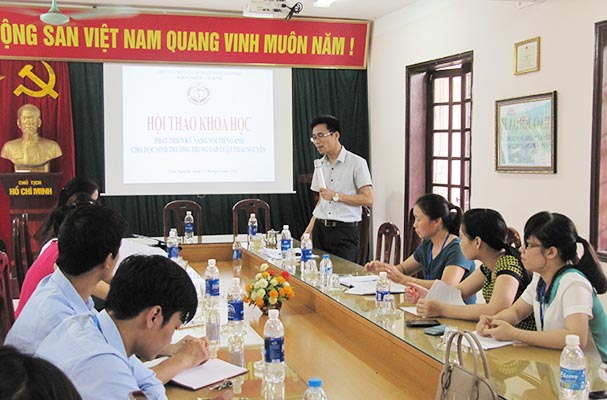 TC Luật Thái Nguyên: tổ chức hội thảo về phát triển kỹ năng nói tiếng Anh cho học sinh