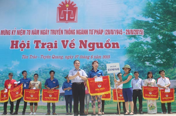 Bộ Tư pháp tổ chức Hội trại “Về nguồn” chào mừng 70 năm Ngày Truyền thống Ngành Tư pháp Việt Nam 