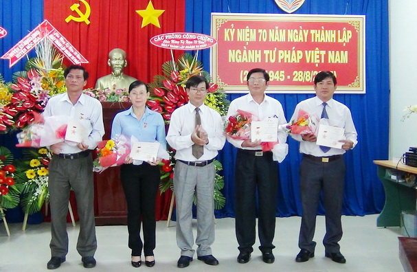 Long An: Họp mặt kỷ niệm 70 năm Ngày truyền thống ngành Tư pháp Việt Nam (28/8/1945 - 28/8/2015)