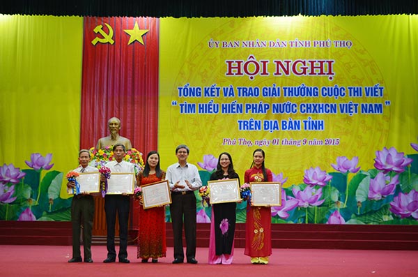 Tỉnh Phú Thọ trao giải cuộc thi viết "Tìm hiểu Hiến pháp nước Cộng hòa XHCN Việt Nam"