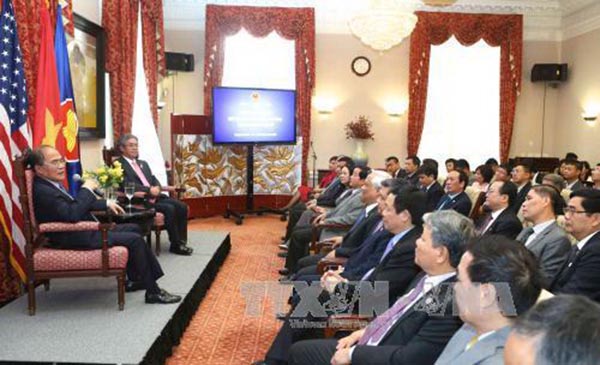 Bộ trưởng Hà Hùng Cường tháp tùng Chủ tịch Quốc hội Nguyễn Sinh Hùng thăm chính thức Hoa Kỳ