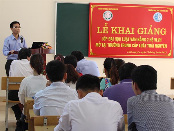 Khai giảng lớp Đại học Luật hệ vừa làm vừa học khóa I – VB2 tại Thái Nguyên